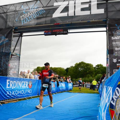 30.08.2026 - Elbe Triathlon Hamburg LAZAROV Photography http://msf.ph/oto/10082530 30.08.2026 11:29:23 Ziel 648, 749, 1280 meine-sportfotos.de