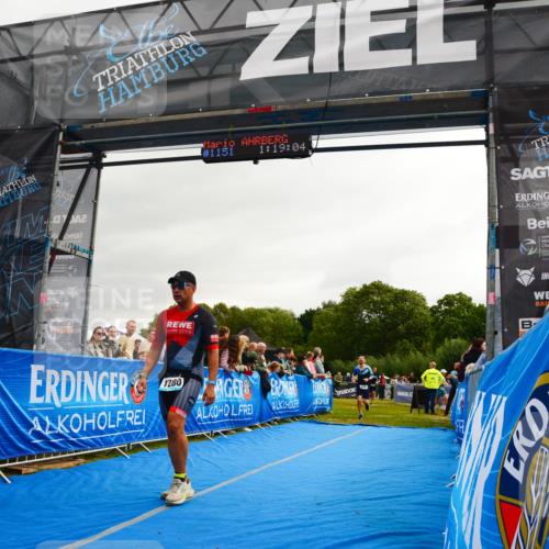 30.08.2026 - Elbe Triathlon Hamburg LAZAROV Photography http://msf.ph/oto/10082532 30.08.2026 11:29:23 Ziel 648, 749, 1280 meine-sportfotos.de