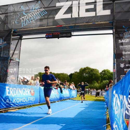30.08.2026 - Elbe Triathlon Hamburg LAZAROV Photography http://msf.ph/oto/10082606 30.08.2026 11:29:44 Ziel 635, 659, 880 meine-sportfotos.de