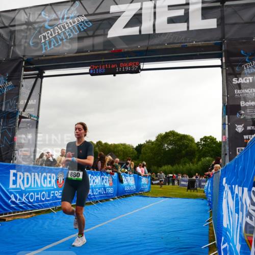 30.08.2026 - Elbe Triathlon Hamburg LAZAROV Photography http://msf.ph/oto/10082639 30.08.2026 11:29:53 Ziel 880, 1092 meine-sportfotos.de