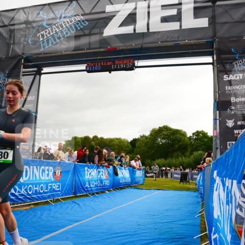 30.08.2026 - Elbe Triathlon Hamburg LAZAROV Photography http://msf.ph/oto/10082644 30.08.2026 11:29:53 Ziel 880, 1092 meine-sportfotos.de