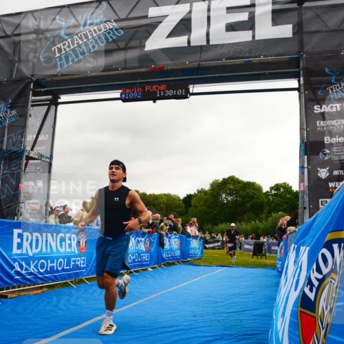 30.08.2026 - Elbe Triathlon Hamburg LAZAROV Photography http://msf.ph/oto/10082679 30.08.2026 11:30:13 Ziel 798, 1081, 1285 meine-sportfotos.de