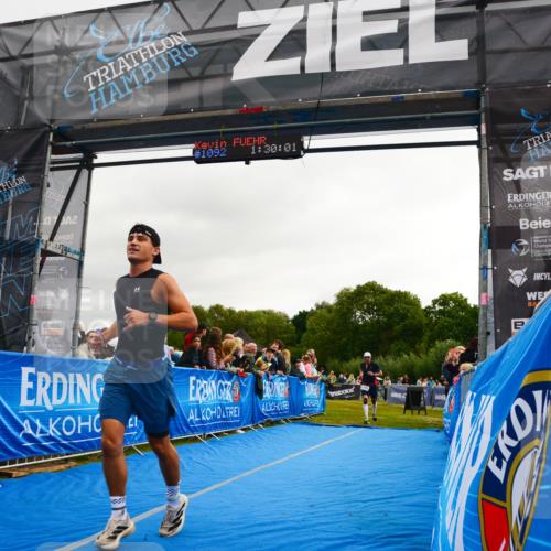 30.08.2026 - Elbe Triathlon Hamburg LAZAROV Photography http://msf.ph/oto/10082681 30.08.2026 11:30:13 Ziel 798, 1081, 1285 meine-sportfotos.de