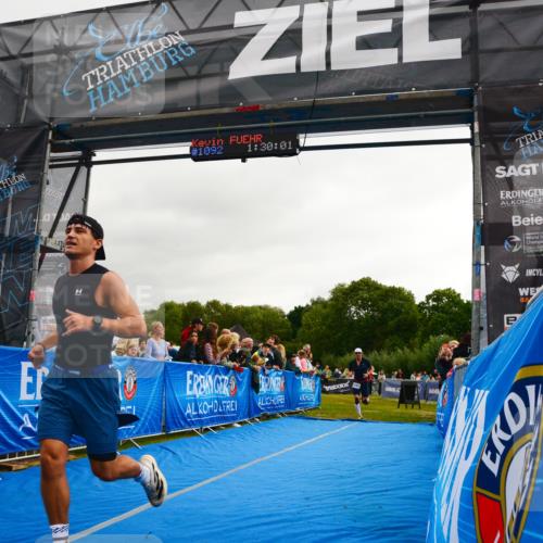 30.08.2026 - Elbe Triathlon Hamburg LAZAROV Photography http://msf.ph/oto/10082683 30.08.2026 11:30:13 Ziel 798, 1081, 1285 meine-sportfotos.de