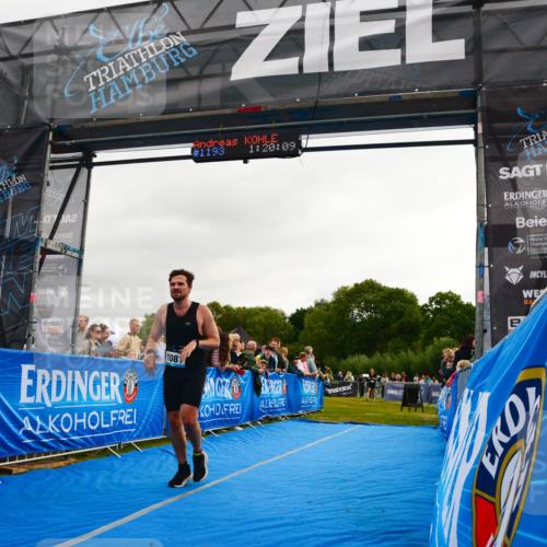 30.08.2026 - Elbe Triathlon Hamburg LAZAROV Photography http://msf.ph/oto/10082702 30.08.2026 11:30:19 Ziel 1081, 1285 meine-sportfotos.de