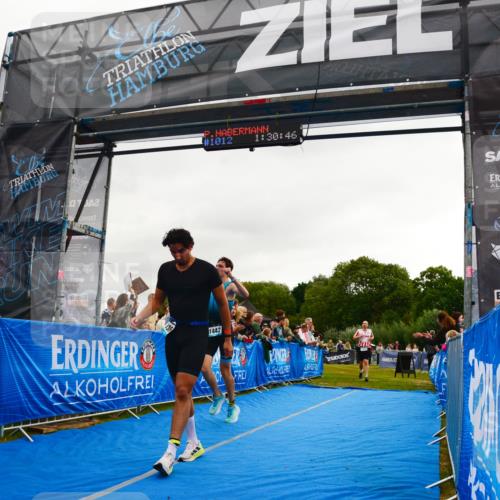 30.08.2026 - Elbe Triathlon Hamburg LAZAROV Photography http://msf.ph/oto/10082720 30.08.2026 11:31:00 Ziel 1018, 1306, 1442 meine-sportfotos.de