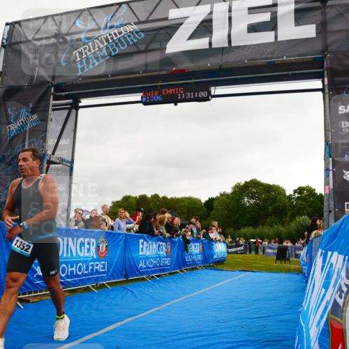 30.08.2026 - Elbe Triathlon Hamburg LAZAROV Photography http://msf.ph/oto/10082757 30.08.2026 11:31:15 Ziel 1352 meine-sportfotos.de