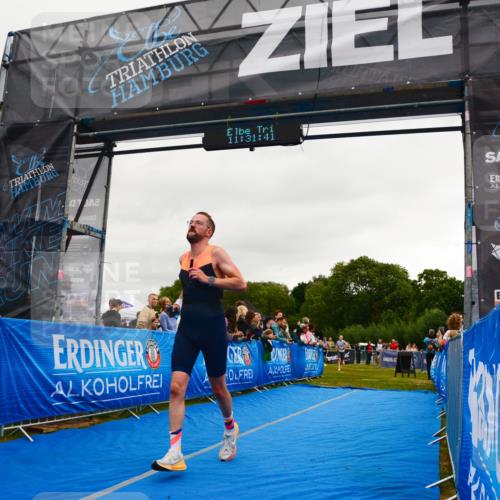 30.08.2026 - Elbe Triathlon Hamburg LAZAROV Photography http://msf.ph/oto/10082761 30.08.2026 11:31:42 Ziel 881, 1228 meine-sportfotos.de