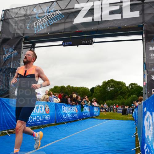 30.08.2026 - Elbe Triathlon Hamburg LAZAROV Photography http://msf.ph/oto/10082766 30.08.2026 11:31:42 Ziel 881, 1228 meine-sportfotos.de