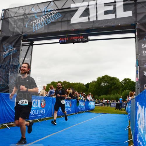 30.08.2026 - Elbe Triathlon Hamburg LAZAROV Photography http://msf.ph/oto/10082811 30.08.2026 11:32:02 Ziel 662, 1016, 1062 meine-sportfotos.de