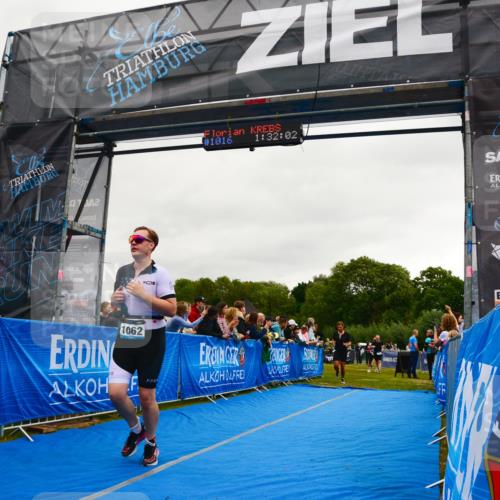 30.08.2026 - Elbe Triathlon Hamburg LAZAROV Photography http://msf.ph/oto/10082832 30.08.2026 11:32:10 Ziel 716, 729, 1026, 1062, 1170 meine-sportfotos.de