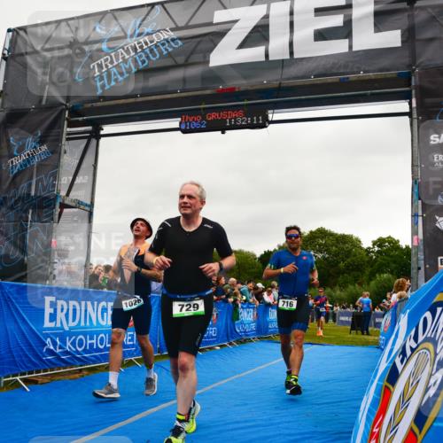 30.08.2026 - Elbe Triathlon Hamburg LAZAROV Photography http://msf.ph/oto/10082860 30.08.2026 11:32:18 Ziel 716, 729, 1026, 1369, 1438 meine-sportfotos.de