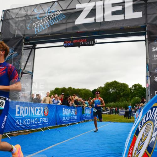30.08.2026 - Elbe Triathlon Hamburg LAZAROV Photography http://msf.ph/oto/10082876 30.08.2026 11:32:22 Ziel 716, 1369, 1438 meine-sportfotos.de