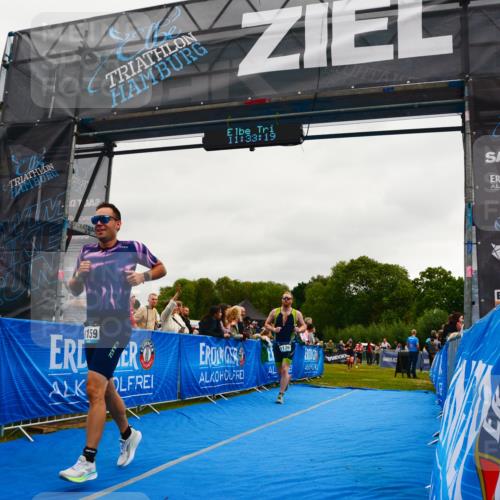 30.08.2026 - Elbe Triathlon Hamburg LAZAROV Photography http://msf.ph/oto/10082986 30.08.2026 11:33:19 Ziel 937, 1136, 1159 meine-sportfotos.de