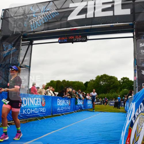 30.08.2026 - Elbe Triathlon Hamburg LAZAROV Photography http://msf.ph/oto/10083014 30.08.2026 11:33:26 Ziel 937, 1254 meine-sportfotos.de