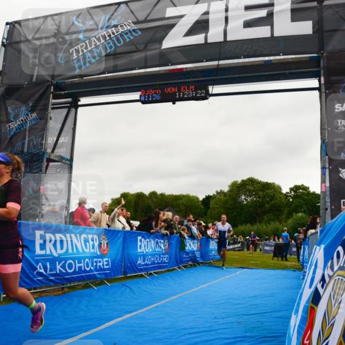 30.08.2026 - Elbe Triathlon Hamburg LAZAROV Photography http://msf.ph/oto/10083016 30.08.2026 11:33:26 Ziel 937, 1254 meine-sportfotos.de