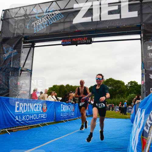 30.08.2026 - Elbe Triathlon Hamburg LAZAROV Photography http://msf.ph/oto/10083034 30.08.2026 11:33:35 Ziel 843, 1126, 1289, 1313 meine-sportfotos.de