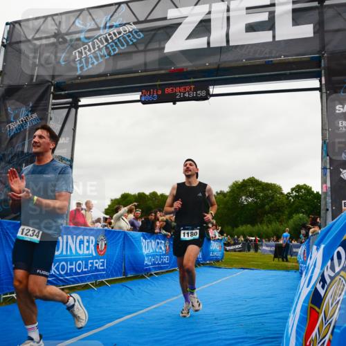 30.08.2026 - Elbe Triathlon Hamburg LAZAROV Photography http://msf.ph/oto/10083121 30.08.2026 11:34:06 Ziel 1166, 1180, 1234 meine-sportfotos.de