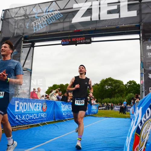 30.08.2026 - Elbe Triathlon Hamburg LAZAROV Photography http://msf.ph/oto/10083123 30.08.2026 11:34:06 Ziel 1166, 1180, 1234 meine-sportfotos.de