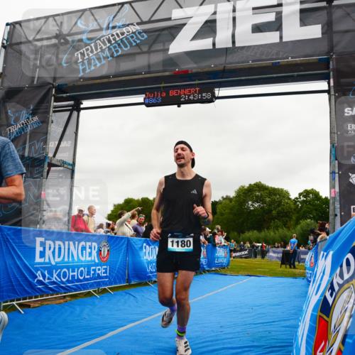 30.08.2026 - Elbe Triathlon Hamburg LAZAROV Photography http://msf.ph/oto/10083125 30.08.2026 11:34:06 Ziel 1166, 1180, 1234 meine-sportfotos.de