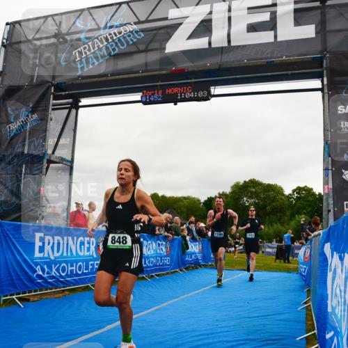 30.08.2026 - Elbe Triathlon Hamburg LAZAROV Photography http://msf.ph/oto/10083137 30.08.2026 11:34:19 Ziel 848, 1149, 1153, 1199 meine-sportfotos.de