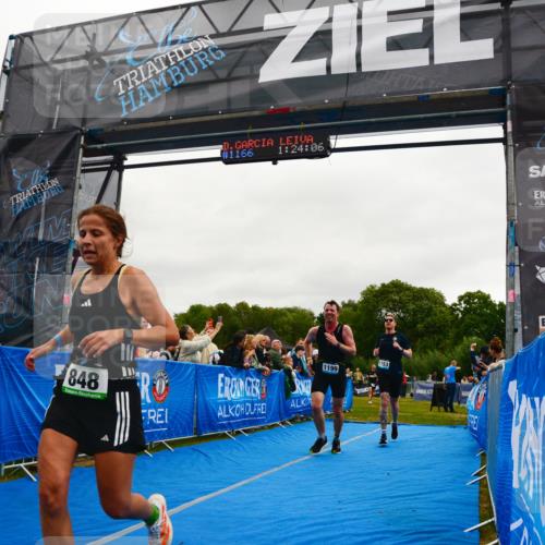 30.08.2026 - Elbe Triathlon Hamburg LAZAROV Photography http://msf.ph/oto/10083140 30.08.2026 11:34:19 Ziel 848, 1149, 1153, 1199 meine-sportfotos.de