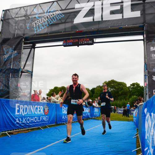 30.08.2026 - Elbe Triathlon Hamburg LAZAROV Photography http://msf.ph/oto/10083142 30.08.2026 11:34:20 Ziel 570, 848, 1149, 1153, 1199 meine-sportfotos.de