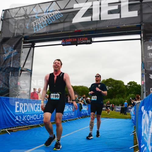 30.08.2026 - Elbe Triathlon Hamburg LAZAROV Photography http://msf.ph/oto/10083149 30.08.2026 11:34:21 Ziel 570, 848, 1149, 1153, 1199 meine-sportfotos.de