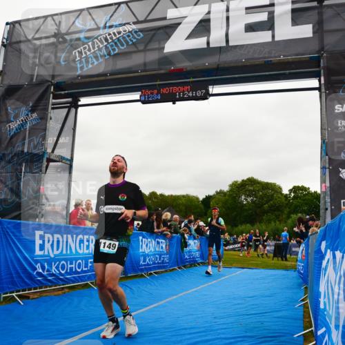 30.08.2026 - Elbe Triathlon Hamburg LAZAROV Photography http://msf.ph/oto/10083162 30.08.2026 11:34:27 Ziel 570, 1149, 1266 meine-sportfotos.de