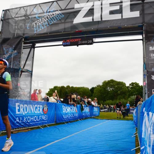30.08.2026 - Elbe Triathlon Hamburg LAZAROV Photography http://msf.ph/oto/10083178 30.08.2026 11:34:30 Ziel 570, 1266 meine-sportfotos.de