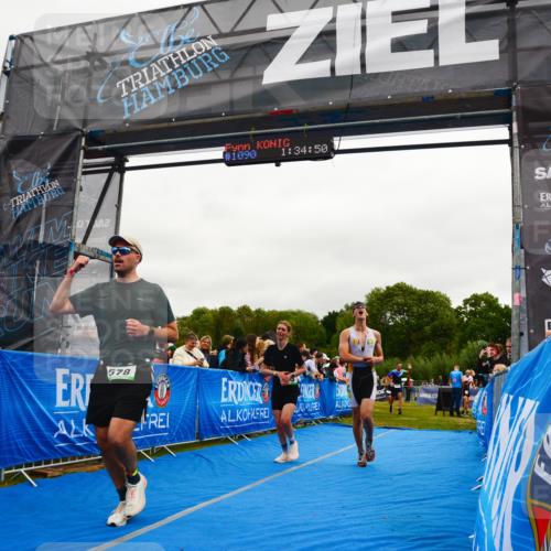 30.08.2026 - Elbe Triathlon Hamburg LAZAROV Photography http://msf.ph/oto/10083244 30.08.2026 11:35:01 Ziel 578, 903, 1213, 1230, 1441 meine-sportfotos.de