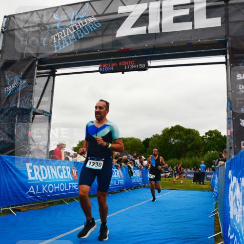 30.08.2026 - Elbe Triathlon Hamburg LAZAROV Photography http://msf.ph/oto/10083268 30.08.2026 11:35:07 Ziel 1213, 1230 meine-sportfotos.de