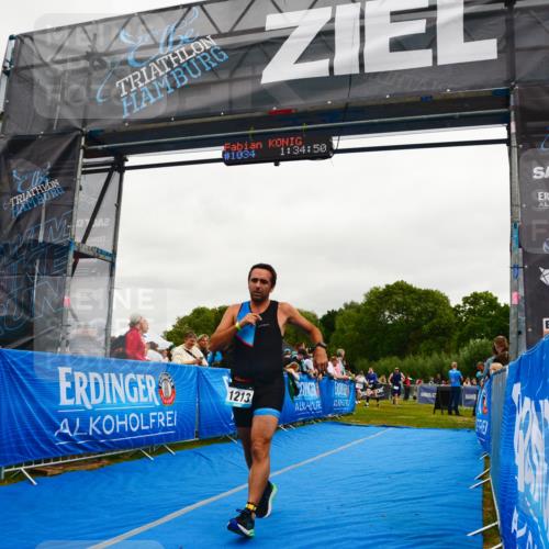 30.08.2026 - Elbe Triathlon Hamburg LAZAROV Photography http://msf.ph/oto/10083279 30.08.2026 11:35:09 Ziel 826, 1137, 1213, 1230 meine-sportfotos.de
