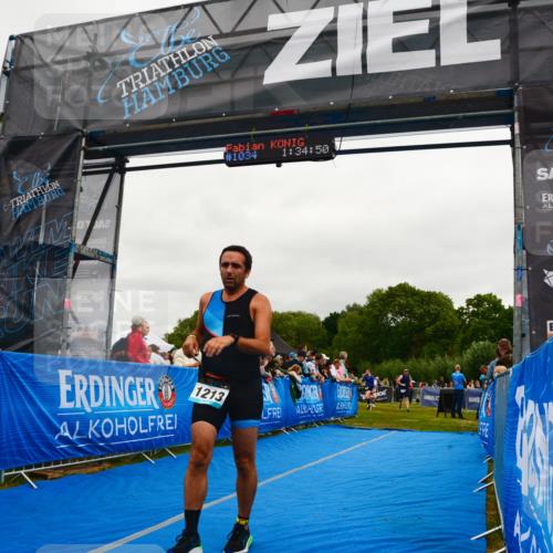 30.08.2026 - Elbe Triathlon Hamburg LAZAROV Photography http://msf.ph/oto/10083283 30.08.2026 11:35:09 Ziel 826, 1137, 1213, 1230 meine-sportfotos.de