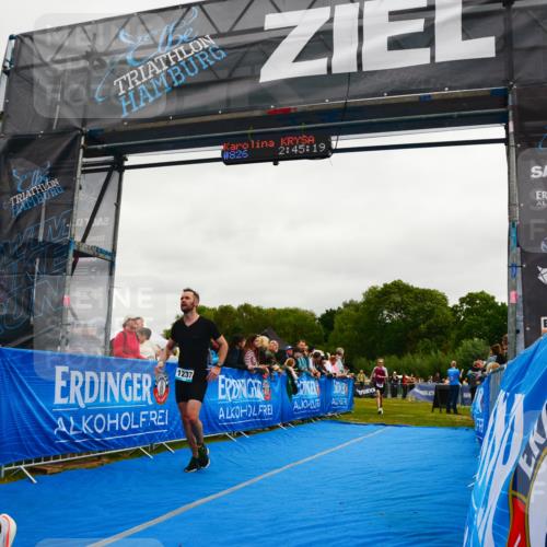 30.08.2026 - Elbe Triathlon Hamburg LAZAROV Photography http://msf.ph/oto/10083345 30.08.2026 11:35:35 Ziel 961, 1177, 1237 meine-sportfotos.de