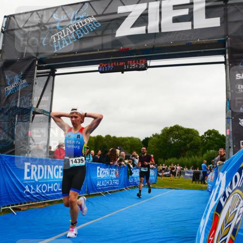 30.08.2026 - Elbe Triathlon Hamburg LAZAROV Photography http://msf.ph/oto/10083375 30.08.2026 11:35:54 Ziel 1168, 1435, 1439 meine-sportfotos.de