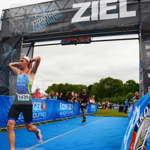 30.08.2026 - Elbe Triathlon Hamburg LAZAROV Photography http://msf.ph/oto/10083378 30.08.2026 11:35:55 Ziel 1168, 1295, 1435, 1439 meine-sportfotos.de