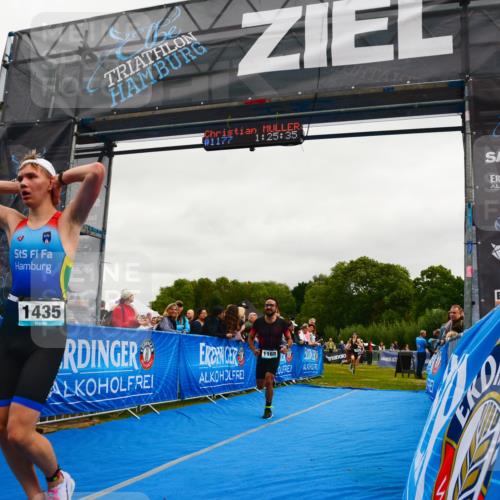 30.08.2026 - Elbe Triathlon Hamburg LAZAROV Photography http://msf.ph/oto/10083380 30.08.2026 11:35:55 Ziel 1168, 1295, 1435, 1439 meine-sportfotos.de