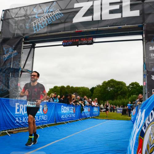 30.08.2026 - Elbe Triathlon Hamburg LAZAROV Photography http://msf.ph/oto/10083387 30.08.2026 11:35:56 Ziel 1168, 1295, 1435, 1439 meine-sportfotos.de