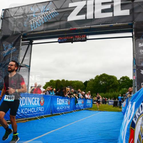 30.08.2026 - Elbe Triathlon Hamburg LAZAROV Photography http://msf.ph/oto/10083390 30.08.2026 11:35:57 Ziel 1168, 1295, 1435, 1439 meine-sportfotos.de