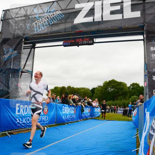 30.08.2026 - Elbe Triathlon Hamburg LAZAROV Photography http://msf.ph/oto/10083409 30.08.2026 11:36:04 Ziel 929, 1139, 1295, 1305 meine-sportfotos.de