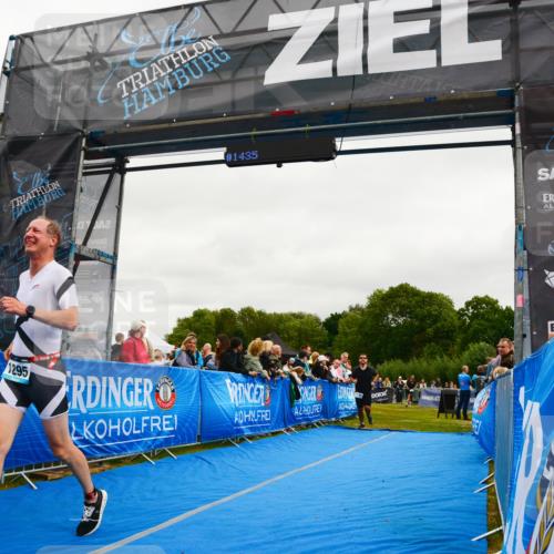 30.08.2026 - Elbe Triathlon Hamburg LAZAROV Photography http://msf.ph/oto/10083413 30.08.2026 11:36:04 Ziel 929, 1139, 1295, 1305 meine-sportfotos.de