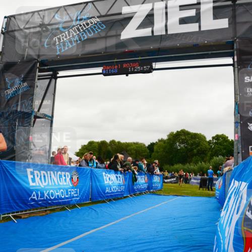 30.08.2026 - Elbe Triathlon Hamburg LAZAROV Photography http://msf.ph/oto/10083499 30.08.2026 11:36:13 Ziel 929, 1305, 1447 meine-sportfotos.de