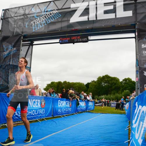 30.08.2026 - Elbe Triathlon Hamburg LAZAROV Photography http://msf.ph/oto/10083509 30.08.2026 11:36:20 Ziel 1446, 1447 meine-sportfotos.de