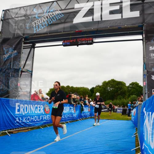 30.08.2026 - Elbe Triathlon Hamburg LAZAROV Photography http://msf.ph/oto/10083605 30.08.2026 11:37:03 Ziel 879, 1050, 1132, 1307 meine-sportfotos.de