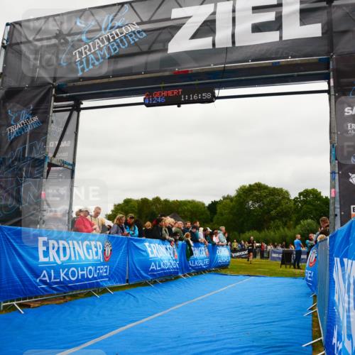 30.08.2026 - Elbe Triathlon Hamburg LAZAROV Photography http://msf.ph/oto/10083638 30.08.2026 11:37:09 Ziel 1050, 1122 meine-sportfotos.de