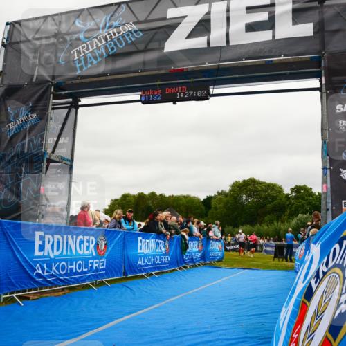 30.08.2026 - Elbe Triathlon Hamburg LAZAROV Photography http://msf.ph/oto/10083653 30.08.2026 11:37:16 Ziel 800, 1122, 1341 meine-sportfotos.de