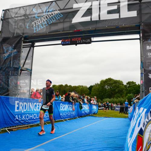 30.08.2026 - Elbe Triathlon Hamburg LAZAROV Photography http://msf.ph/oto/10083679 30.08.2026 11:37:36 Ziel 824, 1264, 1334, 1440 meine-sportfotos.de