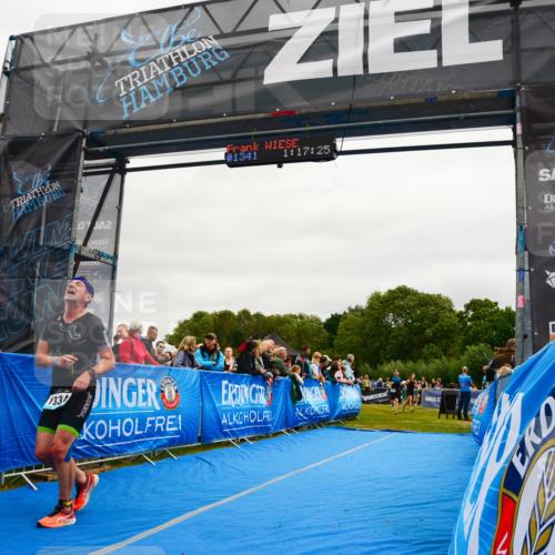 30.08.2026 - Elbe Triathlon Hamburg LAZAROV Photography http://msf.ph/oto/10083687 30.08.2026 11:37:37 Ziel 1264, 1334, 1385, 1440 meine-sportfotos.de