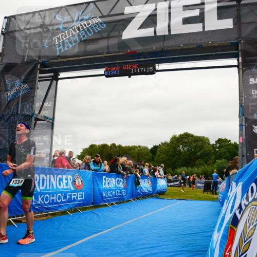 30.08.2026 - Elbe Triathlon Hamburg LAZAROV Photography http://msf.ph/oto/10083688 30.08.2026 11:37:37 Ziel 1264, 1334, 1385, 1440 meine-sportfotos.de